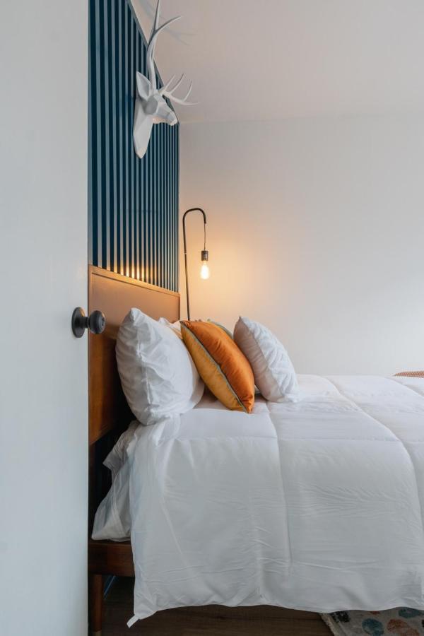 Retro Retreat Renovated 2Br, Desk, No Chore List! Kingston Exterior foto