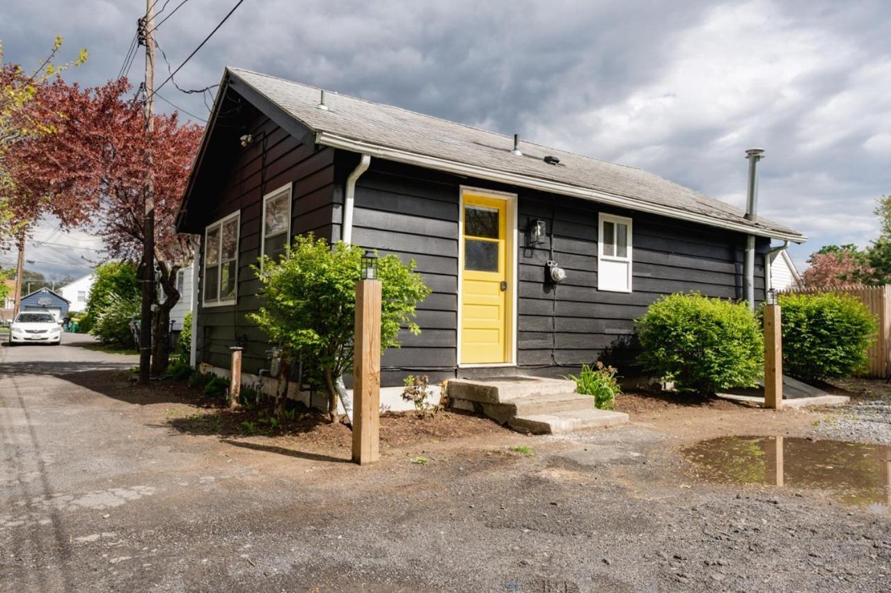 Retro Retreat Renovated 2Br, Desk, No Chore List! Kingston Exterior foto
